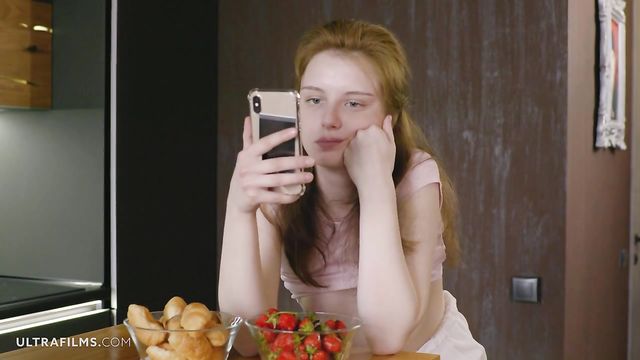 Aesthetic babe Sienna Kim plays with her wet hole in the kitchen