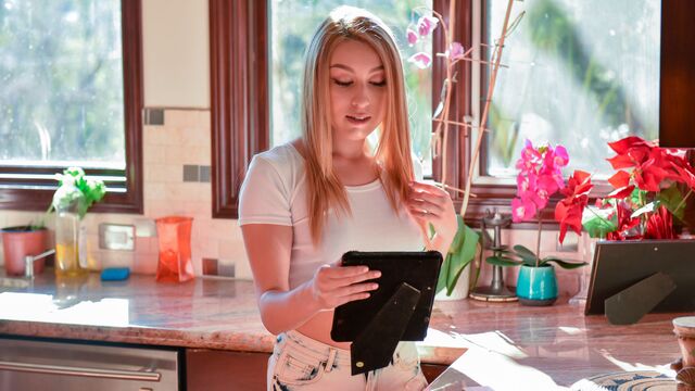 Awesome lesbian sex lesson with Vanessa Cage and Alexa Raye