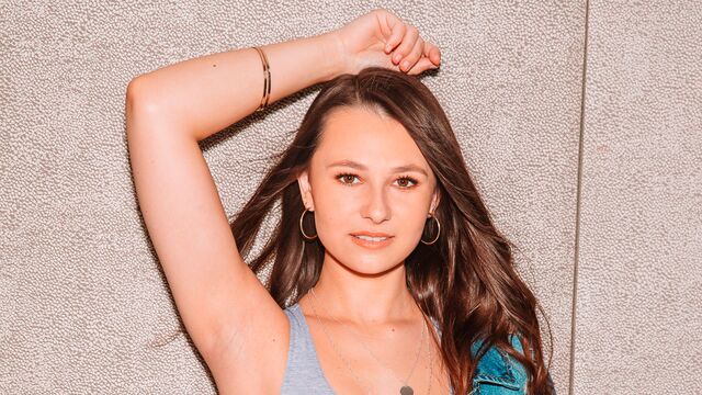 Sweet anal session with a pretty playful brunette Liz Jordan