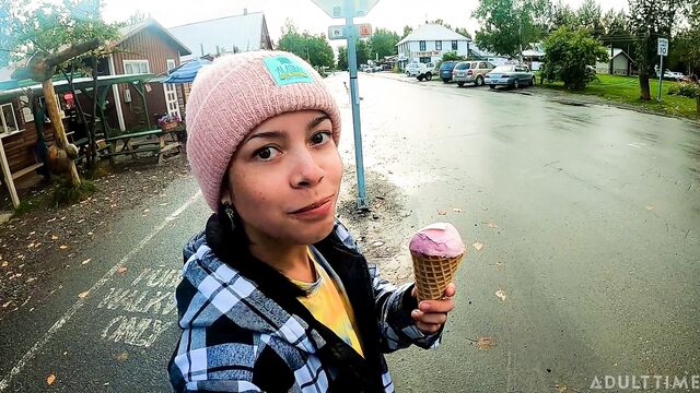 Lesbian massage with Lana Mars and AKGingersnaps