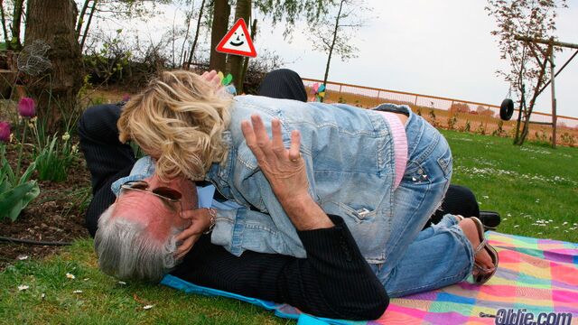 Sex for cash with a young babe Marina and her old friend