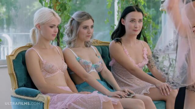 Eva Elfie and Sasha Sparrow shine in a foursome lezdom vid