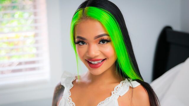 Quick and passionate sex video focusing on Paisley Paige