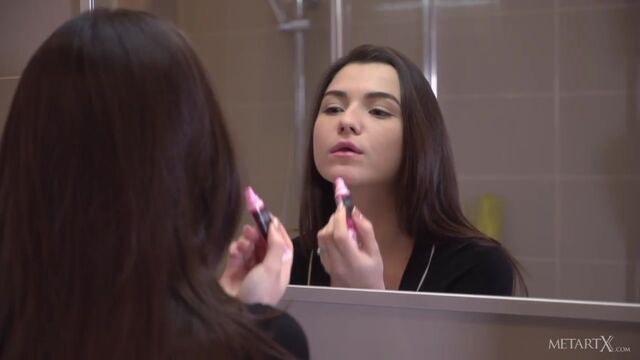 Awesome girlfriend Hayli Sanders is stimulating her accurate pussy