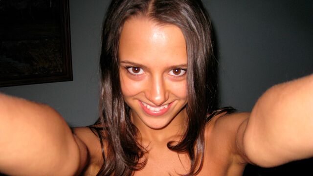 Astonishing angel Nickel is showing off her wet accurate hole