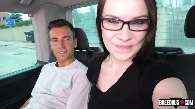 Beautiful sex with on the backseat with a nerdy chick Jamie Oliver