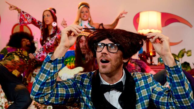 Leggy dolls Abigail Mac and Jessa Rhodes share a big boner