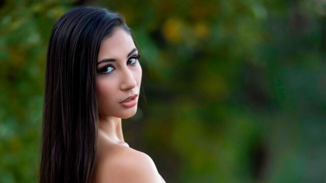 Brown-skinned angel Gianna Dior gets fucked by a pretty big dick