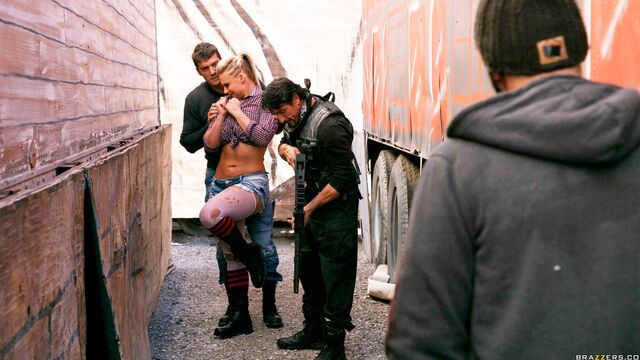 Anal foursome with two glamorous models Peta Jensen and Phoenix Marie