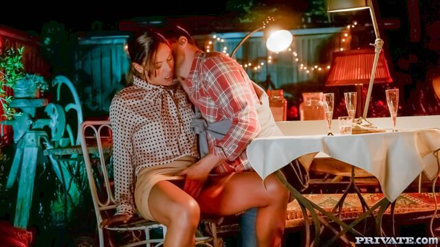 Good-looking chick Alyssa Reece nicely impaled by a long penis