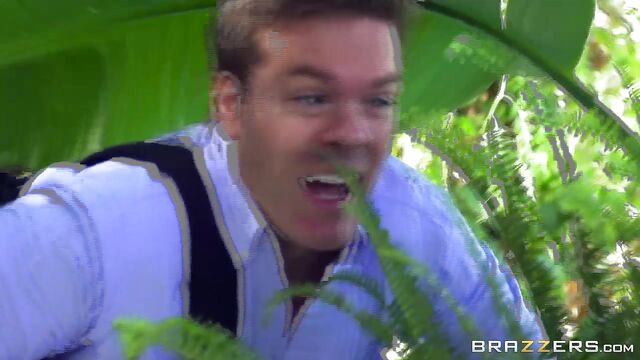 Poolside anal fuck in the doggy pose with a hot Jewels Jade