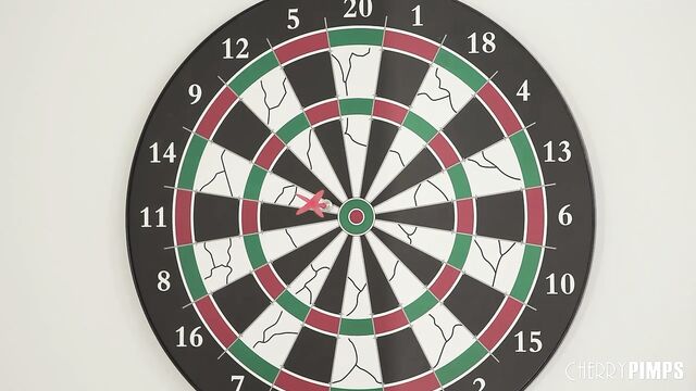 Hot aesthetic model Natalie Knight penetrated by a pretty big wiener