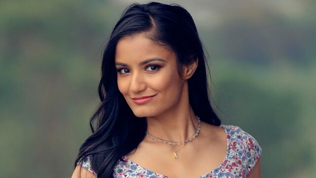 Gorgeous lady Viva Athena is having fun with a new fucker