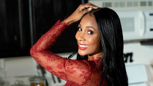 High-heeled chick Olivia Jayy gets fucked in the cowgirl pose