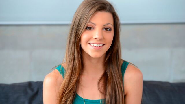 Impressive hottie Hannah Reese is enjoying intensive dick-riding so much