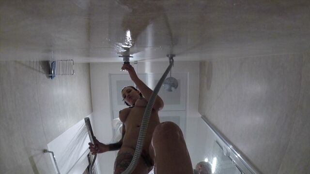 Astonishing brunette with smoky eyes Adel Asanty screwed in the bath