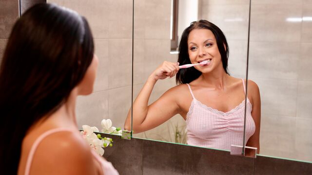 Aesthetic brunette teen Julia Parker is getting rammed by a big boner