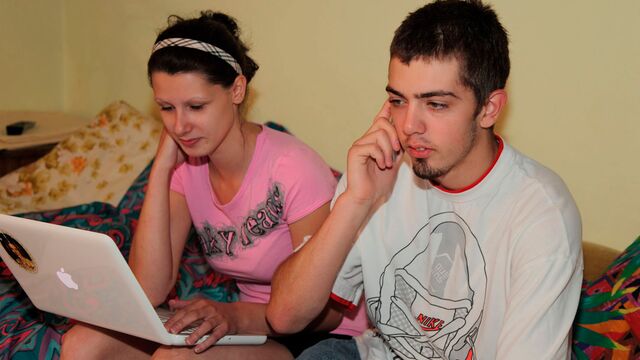 Amateur cuckold porn action with a slender brunette Mazy Teen