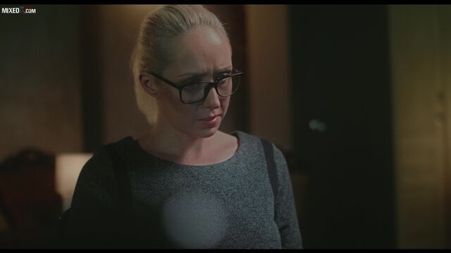 Sensual blonde in stockings Christina Shine is having fun with her crack