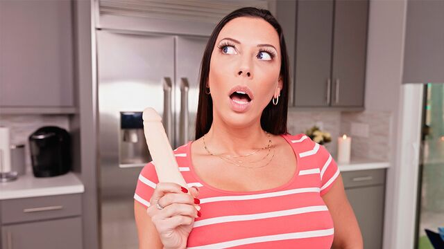 Big-boobed mademoiselle Rachel Starr is enjoying intensive sex