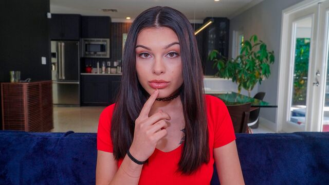 Alluring babe with impressive tits Reyna DeLaCruz likes hard sex