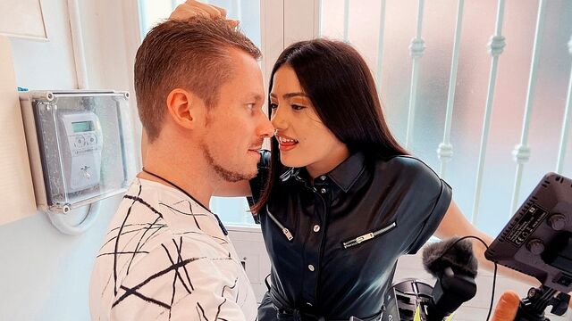 Sex-loving brunette babe Penelope gets nicely impaled in the missionary pose