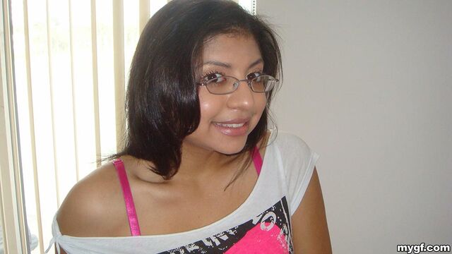 Angel with perfect round ass Sophia jumps on a pretty fat cock