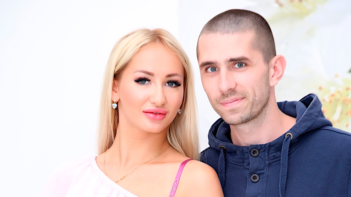 Cheating Russian sex wife Lara Onyx and her horny black friend - OK.PORN