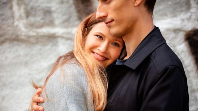 Stunning chick Stella Cardo shows off her skills for a new lover