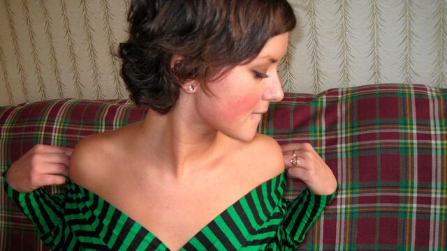 Stylish angel Jenny is enjoying intensive pound on the sofa