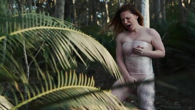 Awesome big-boobed babe Madison Missina is having fun with her crack