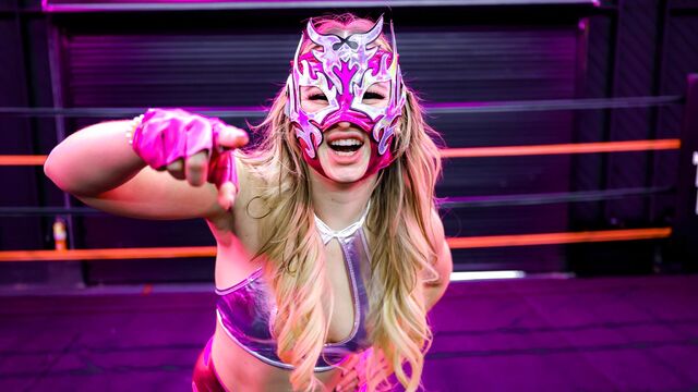 Masked girlfriend Aria Banks gets fucked multiple times by big cocks