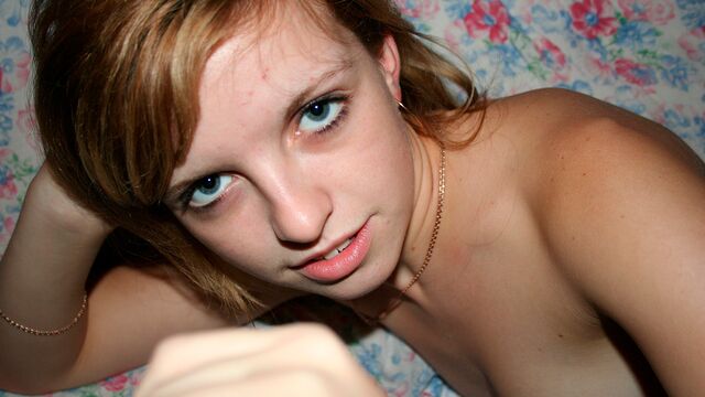 Sweetheart Simona takes a long dick in her small wet mouth