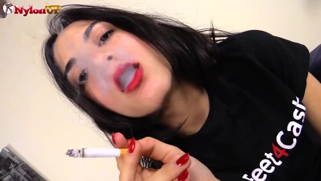 Perky kitten at bushy pussy scene