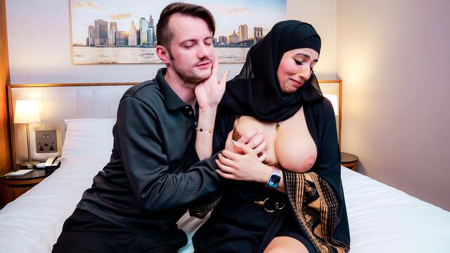 Quick dick-riding session with a slutty Muslim chick Aaliyah Yasin