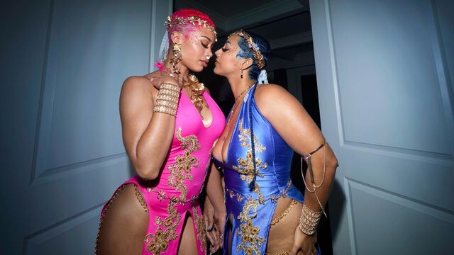 Sweet black double blowjob with hot Jasamine Banks and Ms Sapphire