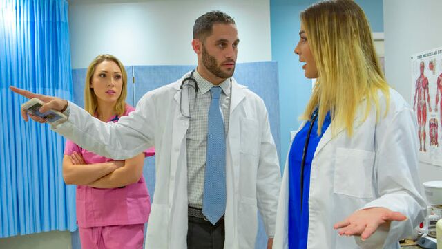 Bubble butt babe Kimmy Granger spreads her legs for him