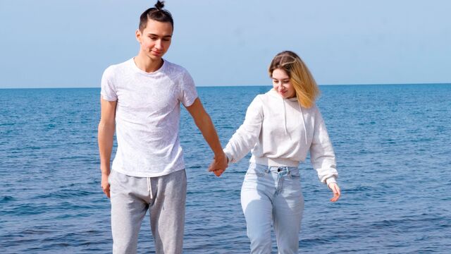 Blond haired beauty Kamilla D takes hard dick sideways