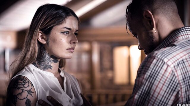 Aesthetic hottie Vanessa Vega jumps on a long penis with love