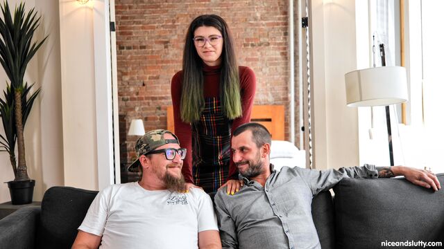 Aesthetic hottie Ella June screwed by two massive sausages