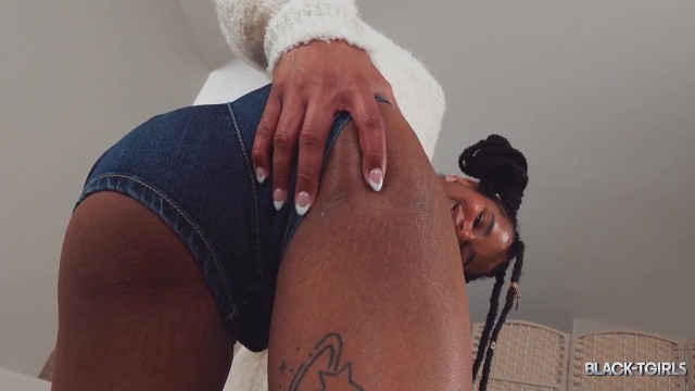 Watch aphrodisiac Cloudy Vi's action