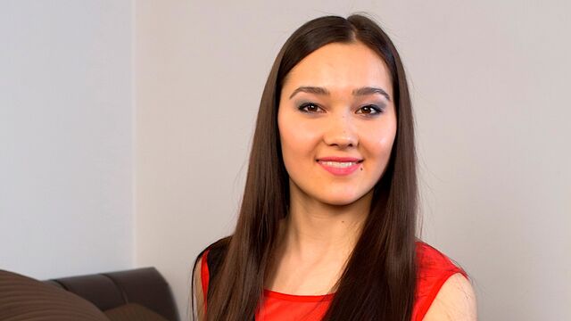 Beautiful brunette hottie Sunny Alika is enjoying hard fuck