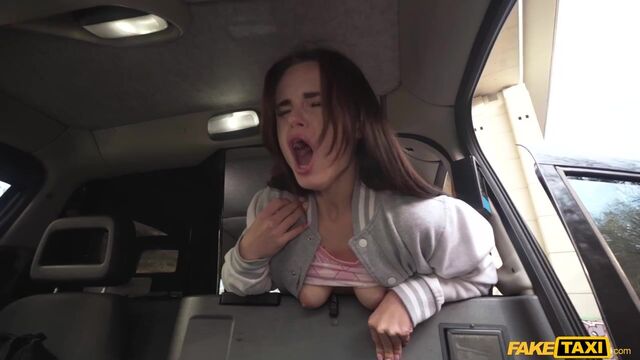 Bitchy brunette Olivia Zlota nicely rammed by hard sausage