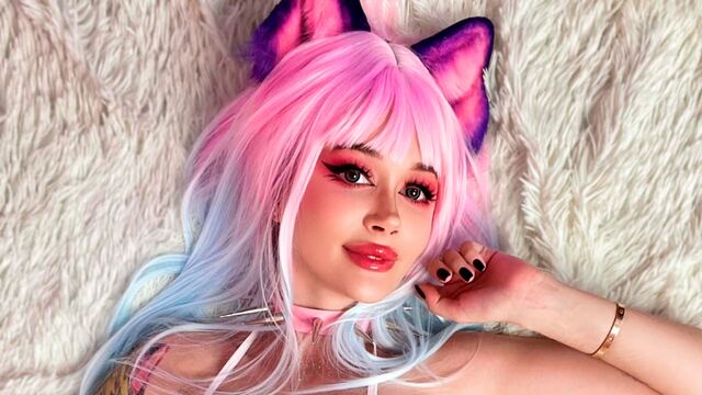 Stunning anal fuck in the bedroom with a hot Purple Bitch