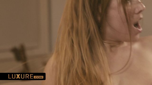 Alexis's hardcore action