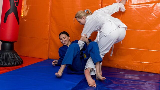 Sensual oral sex with passionate hotties Katy Zachry and Elloise Arti