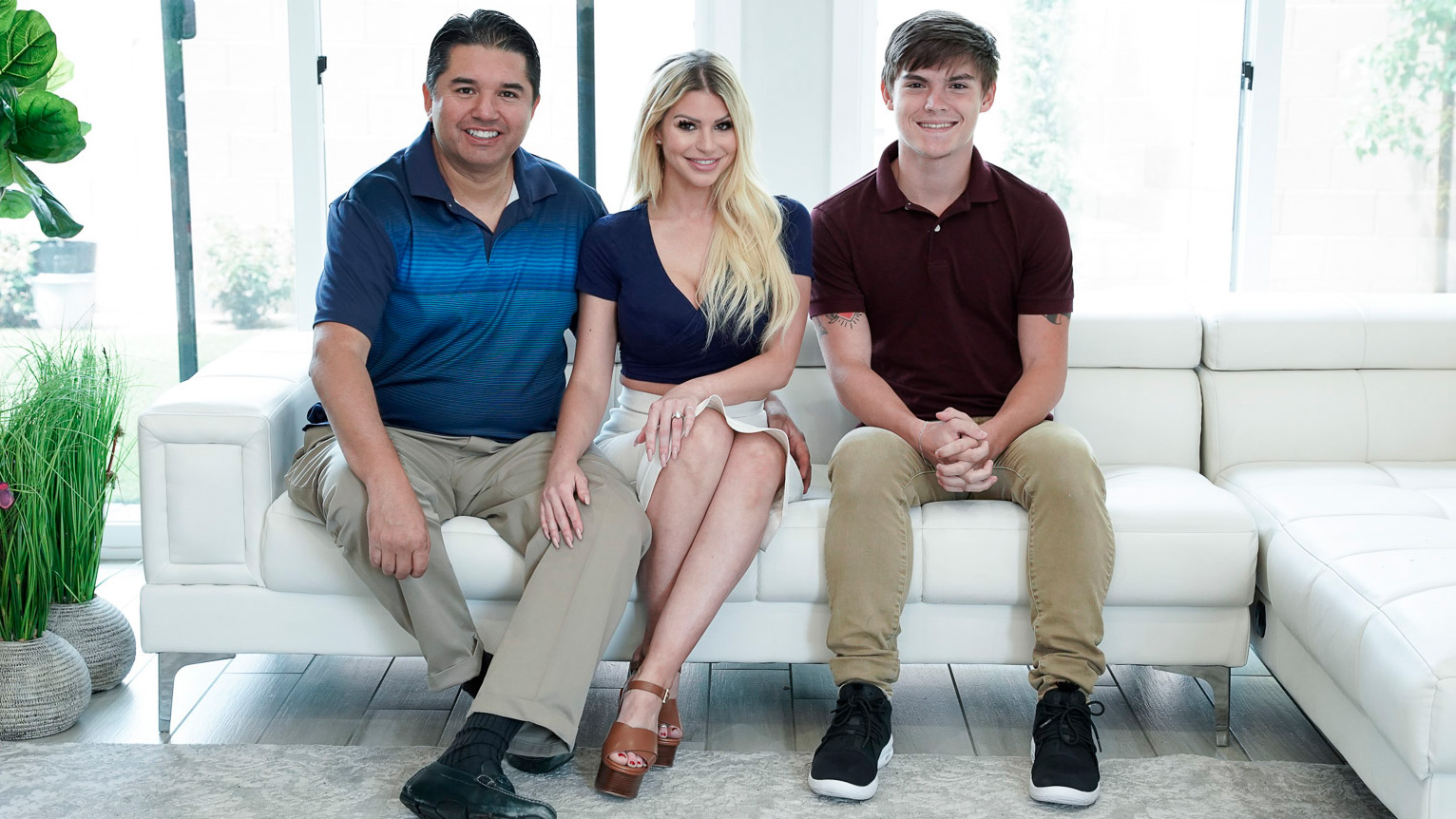 Aesthetic blonde hottie Brooklyn Chase is trying hard fuck on the sofa