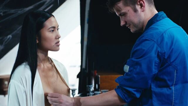 Japanese time freeze video with stunning Sam Bourne and May Thai from Freeze