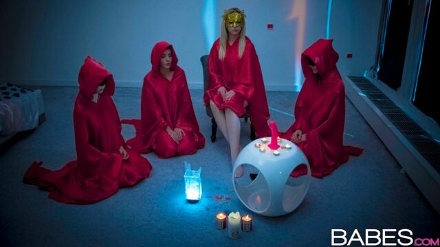 Two hot ladies Vinna Reed and Sybil love oral sex and toys