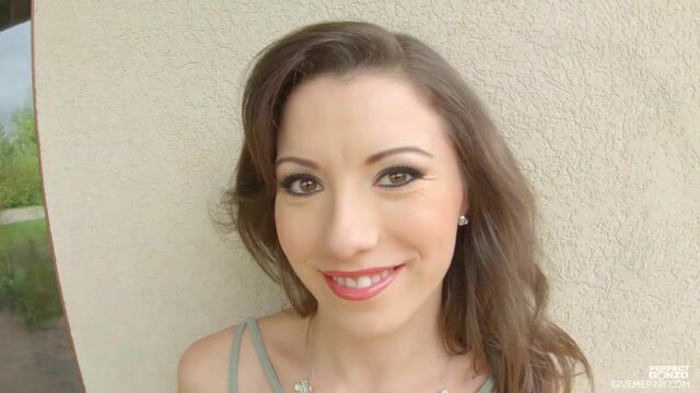 Stunning chick with pink pussy Kitty Saint plays with herself